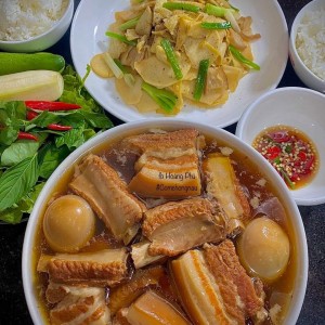 Gia đình ở Thủ Đức cần tìm cô chăm bà 80 tuổi