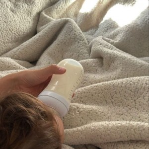 Tìm người cô bảo mẫu , làm ở Vinhomes Central Park, quận Bình Thạnh. Lương 11 triệu bao ăn ở