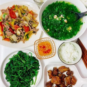 Gia đình ở Dĩ An Bình Dương cần 1 cô chăm bà 75 tuổi