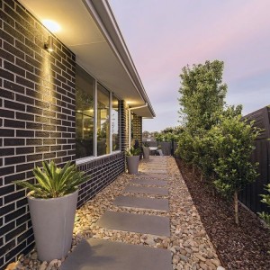 Nhà ở Gò Vấp cần cô chăm ông ngoài 70 tuổi, ông vẫn đi lại bình thường