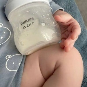 CẦN CÔ CHĂM BÉ GẤP