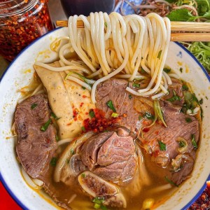 📢 CẦN TUYỂN GẤP NGƯỜI PHỤ QUÁN ĂN, ở quận 10.