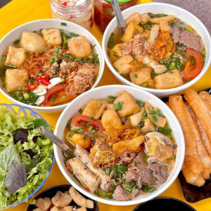Quán Bún Riêu , ở quận quận gò vấp,Cần gấp nữ đủ 16 – 45 tuổi (làm bao ăn ở lại )