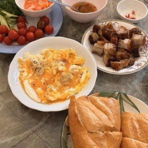 Em cần tuyển gấp một cô giúp việc nhà tại quận QUẬN 1 NHÀ 1 TRỆT 2 LẦU