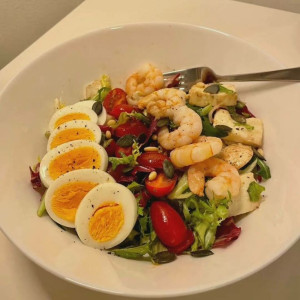 Tuyển chị biết nội trợ, dọn dẹp nhà cửa và nấu ăn. Em ở Tân Phú ưu tiên chị có thể đi làm được ngay