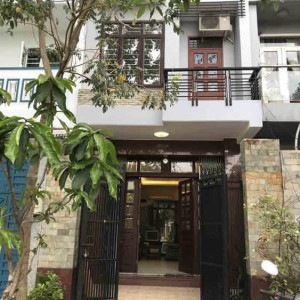 Nhà em có 3 người lớn cần tìm 1 chị giúp việc nhà tại quận 12 lương 10tr (nhận ở lại )