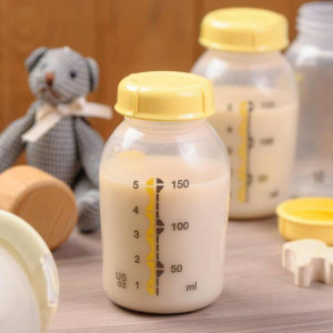 Cần 1 chị chăm bé sơ sinh , NHÀ CHUNG CƯ , quận 2 ( bao ăn ở lại )