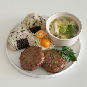 Nguyễn Văn Tạo- Nhà Bè  - đi lại khó khăn phải dùng khung hỗ trợ