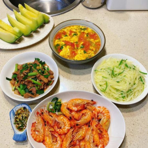 Cần chị giúp việc nhà , nhà ở quận 12 ,cần chị về dọn dẹp nhà cửa nấu ăn cho cả nhà ( bao ăn ở )