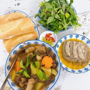 Cần cô gvn đi về ở Q7, đường Hoàng Quốc Việt - phường Tân Mỹ