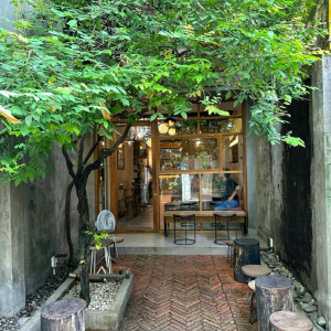 Cần bạn Nữ làm phục vụ quán Cà Phê Sân Vườn ở Hóc Môn ( bao ăn ở lại)