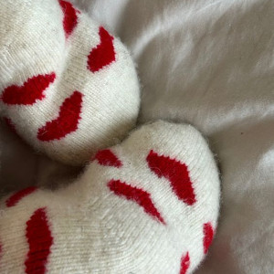 Cần chị bảo mẫu, bé được 3 tháng , nhà ở quận phú nhuận, Lương: 11 triệu, Độ tuổi từ 54 tuổi đổ lại.