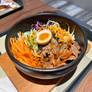 TUYỂN GẤP PHỤ QUÁN ĂN – ĂN Ở LẠI