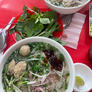 Cần Tuyển Nam phụ quán Phở ở quận 1 ( bao ăn ở )