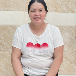 CHỊ TRÚC 50 TUỔI CHUYÊN CHĂM ÔNG BÀ VÀ GIÚP VIỆC NHÀ