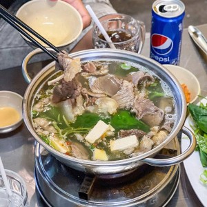 Phụ quán lẩu bò quận 12 - lương thử việc 8tr