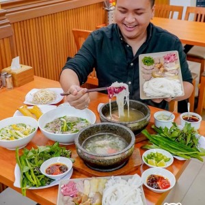 Cần chị phụ quán phở , ở quận Bình thạnh , Lương 8 triệu ( bao ăn ở )