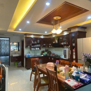 Cần tuyển người GIÚP VIỆC NHÀ – Ở LẠI (bao ăn ở), Lương 10 triệu .