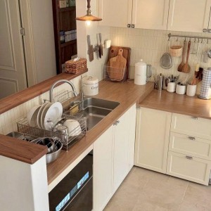 Cần cô giúp việc nhà , ở quận 7 Lương khởi điểm 10 triệu ( bao ăn ở )