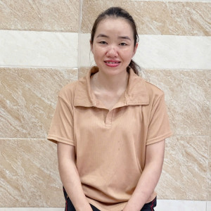 Chị Nguyễn Thị Thảo, sinh năm 1993, quê quán: Đak Lak nhận phục vụ , phụ quán