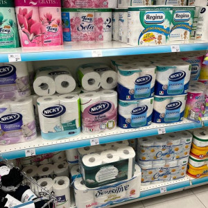 Bà đi lại yếu cần chị đến phụ chăm sóc lương 10 triệu ( bao ăn ở)