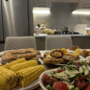 Tuyển cô giúp việc nhà quận 3, gần chợ bàn cơ , lương 11 triệu ( bao ăn ở )