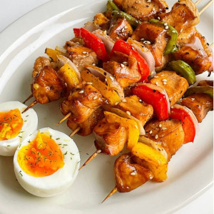 Cần Gấp Ca Đi Về  Nhà 2 lầu , ở Tân Phú 4 người lớn