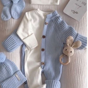 Em đi làm ban ngày cần chị chăm bé  5 tháng lương 10 triệu bao ăn ở