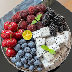 BÀ LỚN TUỔI NÊN HƠI YẾU  CẦN CHỊ VỀ CHĂM BÀ LƯƠNG 12 TRIỆU Ở QUẬN 1