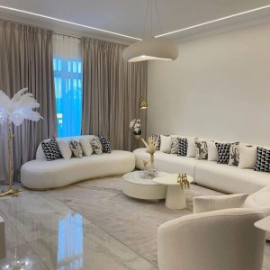 Nhà em ở khu Chung cư Eco Green, đường Nguyễn Văn Linh, Quận 7 cần tuyển người giúp việc ở lại