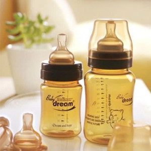 NHÀ Ở TÂN BÌNH CẦN CHỊ VỀ CHĂM BÉ LƯƠNG 10TR BAO ĂN Ở