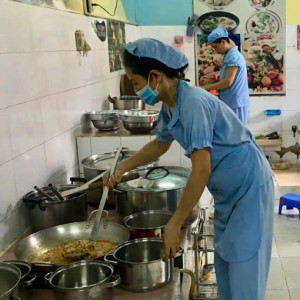 TRƯỜNG MẦM NON Ở BÌNH THẠNH CẦN TUYỂN CÔ NẤU ĂN CẤP DƯỠNG ( ĐI VỀ)