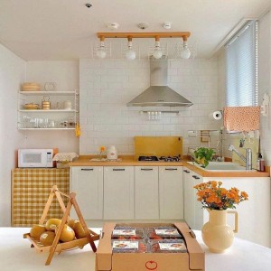 Cần cô giúp việc nhà , ở quận 2.có 4ng lớn, 2 bé . nhà 3 lầu . 9tr