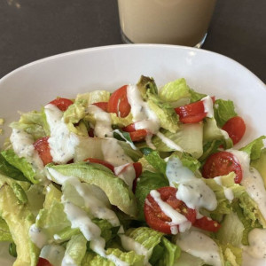 Nhà ở Quận 4 , 8 người lớn cần cô nấu ăn lương 9tr