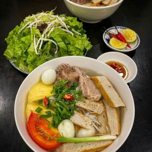 Tuyển gấp cô chăm bà hiền lành, Tân Bình , Lương 12 triệu ( bao ăn ở )