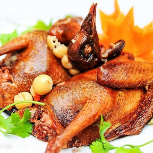 Cần gấp 1 bạn phụ quán bồ câu quay ở quận 1.