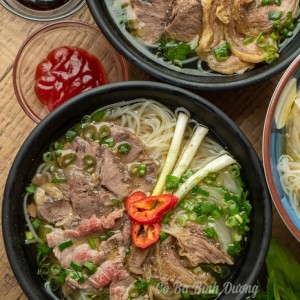 Cần Tuyển Nam phụ quán Phở ở quận 1 ( bao ăn ở )