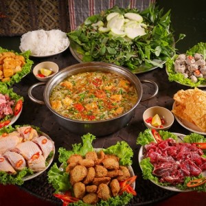 Cần tìm cô chuyên nấu ăn cho gia đình ở quận 10 .Lương thử việc 10 – 12tr ( bao ăn ở