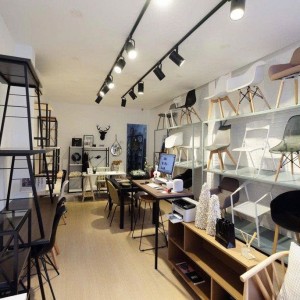 Cần chị làm tại cửa hàng showroom nội thất - lương 8tr