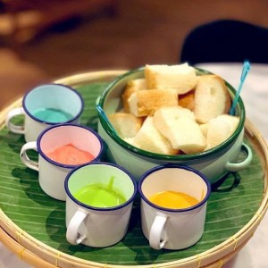 Chăm bà đi yếu ở Đinh Bộ Lĩnh- Bình Thạnh