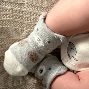 Cần chị Chăm bé, được 8 tháng , quận 10. Lương 11 triệu.