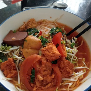 QUÁN BÚN RIÊU CUA CẦN TUYỂN CHỊ VỀ PHỤ QUÁN LƯƠNG 8TR TẠI GÒ VẤP