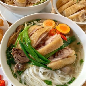 TUYỂN NHÂN VIÊN PHỤ QUÁN PHỞ GÀ , ở quận 3