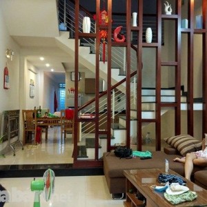 Tuyển giúp việc nhà (bao ăn ở), Lương 11 triệu ( bao ăn ở ) ở quận 12.