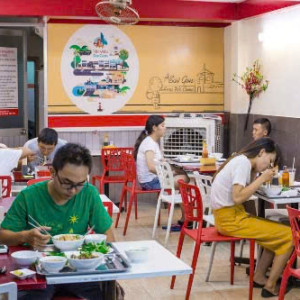 CẦN TUYỂN NAM/NỮ PHỤ QUÁN PHỞ Ở BÌNH TÂN LƯƠNG 9TR