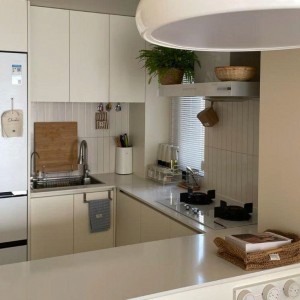 Cần cô giúp việc đi về chung cư quận 2 - Lương: 8tr ( 7h - 19h )