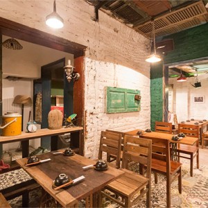 Quán ăn gia đình cần chị phụ quán- Quận 1- Bao ăn ở