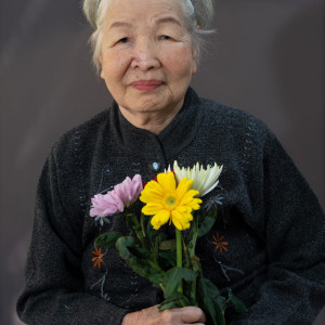 CON ĐANG CẦN 1 CÔ PHỤ CON CHĂM BÀ 79 TUỔI LƯƠNG 9 TRIỆU