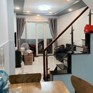 EM CẦN 1 CÔ GIÚP VIỆC TRÊN ĐƯỜNG TĂNG BẠT HỔ - QUẬN 5 LƯƠNG 12TR