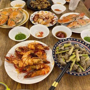 Nhlà 1 trệt 2 lầu ở Mỹ Phú 1A , Q7 tìm cô giúp việc đi về